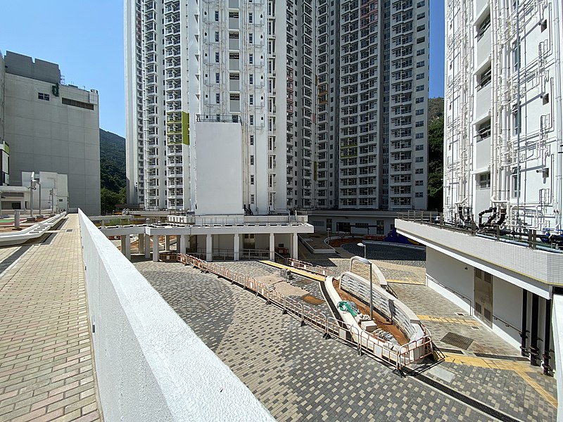 File:Chun Yeung Estate Entry Plaza 202010.jpg