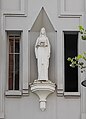 Escultura de María Inmaculada en el Colegio Hijas de María Inmaculada de Pamplona