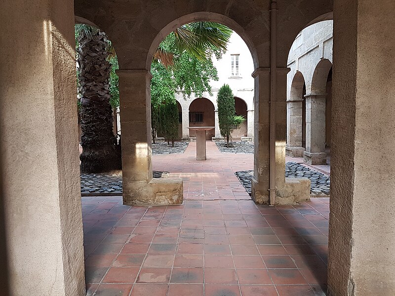 File:Couvent des Carmélites de Narbonne 01.jpg