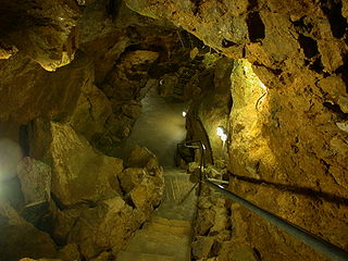 Djup grotta