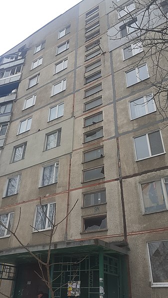 File:Damaged apartment building 28-64 Buchmy Street, Kharkiv after Russian shelling 28.02.2022 (01).jpg