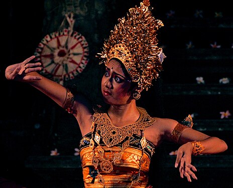 Danzatrice balinese a Ubud, Bali