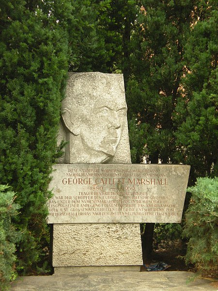 File:Denkmal marshall.JPG