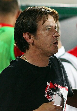 <span class="mw-page-title-main">Diyan Petkov</span> Bulgarian footballer and manager