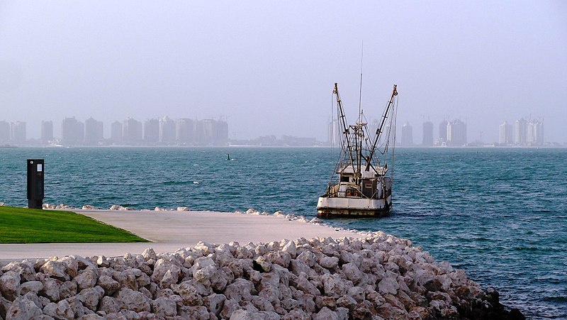 File:Doha Chorniche, Qatar - panoramio (23).jpg