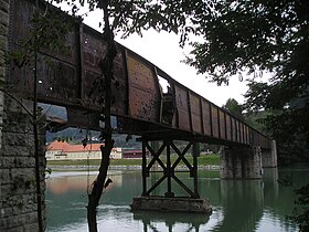 ドラヴォグラード市内の旧ドラーヴァ川鉄道橋