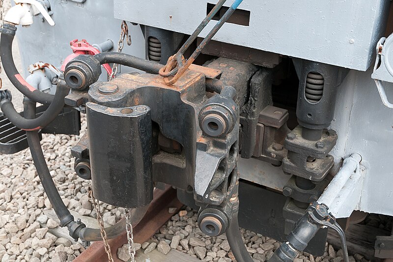 File:EF65520-Coupler-01.jpg