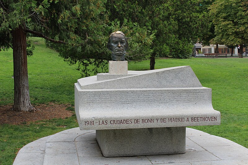 File:Estatua de Beethoven, Madrid.JPG