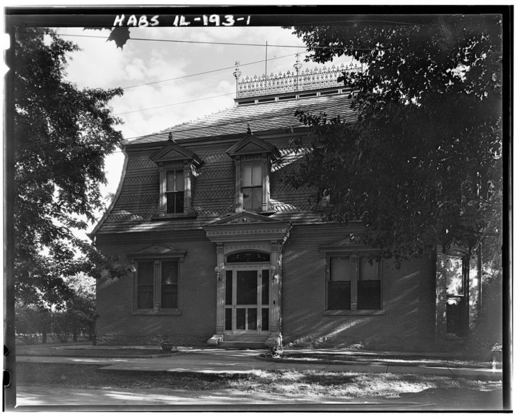 File:FRONT FACADE, SHOWING MANSARD ROOF WITH CRESTING - Brick House, Waterloo, Monroe County, IL HABS ILL,67-WALO,1-1.tif