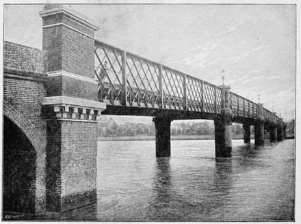 The first Wandsworth Bridge