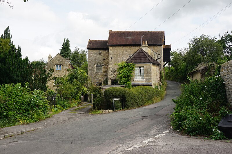 File:Former mill on Deadmill Lane - geograph.org.uk - 5229891.jpg