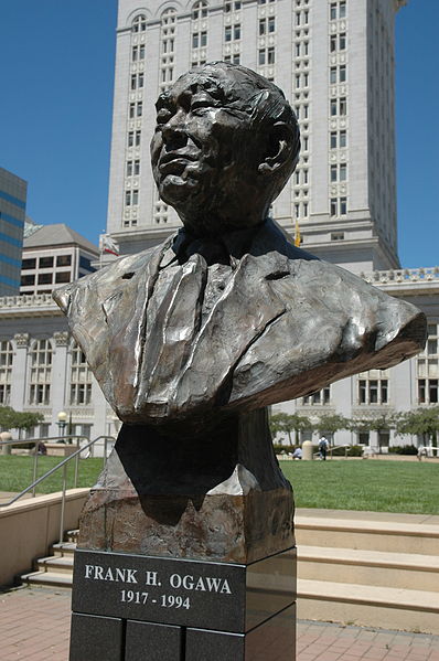 File:Frank H. Ogawa bust in plaza, Oakland, CA.jpg
