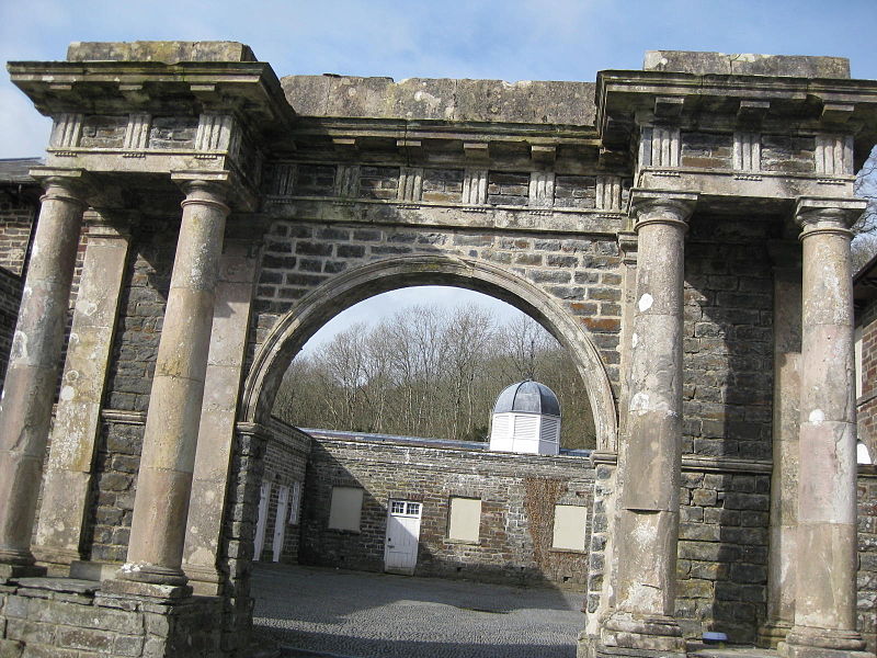 File:Gateway to Stable Block, Nanteos Ceredigion.JPG