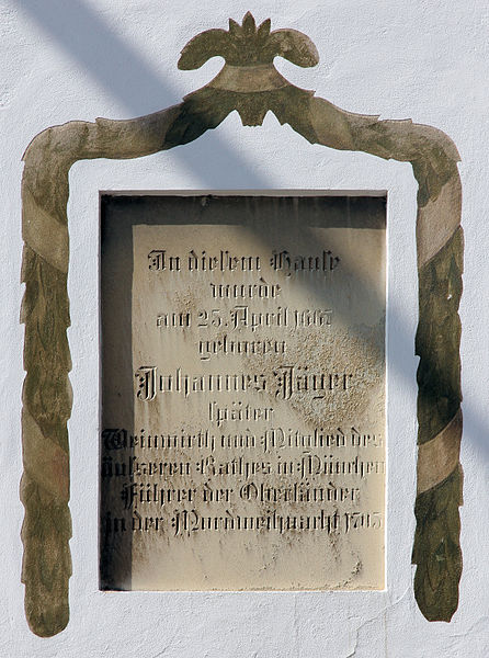 File:Gedenktafel Marktstr 41 (Bad Tölz) Johannes Jäger Sendlinger Bauernschlacht.jpg