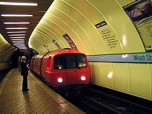 רכבת תחתית גלאזגו.jpg