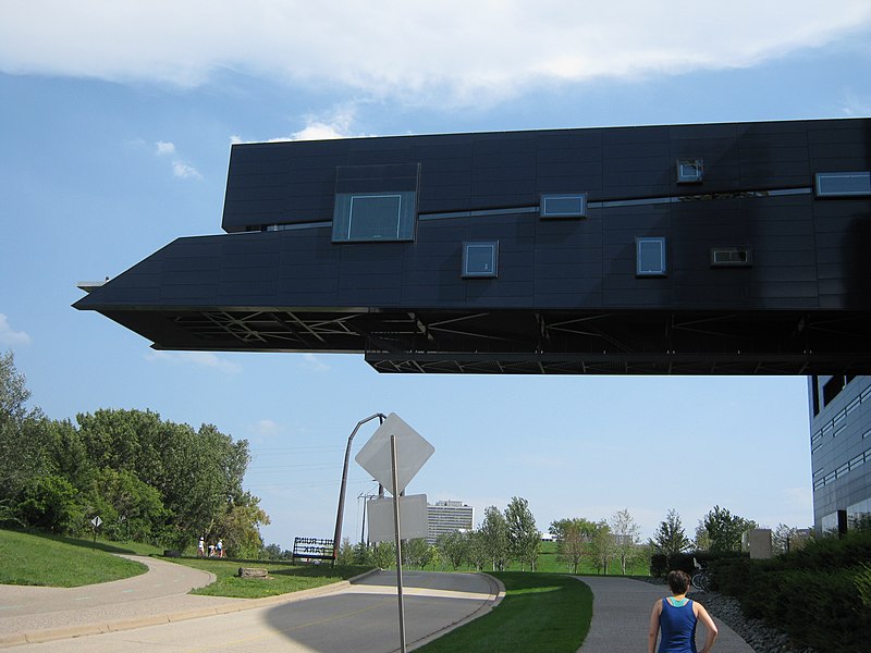 File:Guthrie cantilevered lobby.jpg