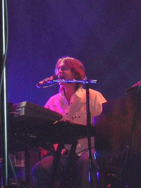 Fletcher performing in 2005