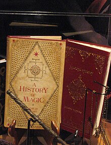 Lampe livre sur le thème History of Magic Potter pour bureau