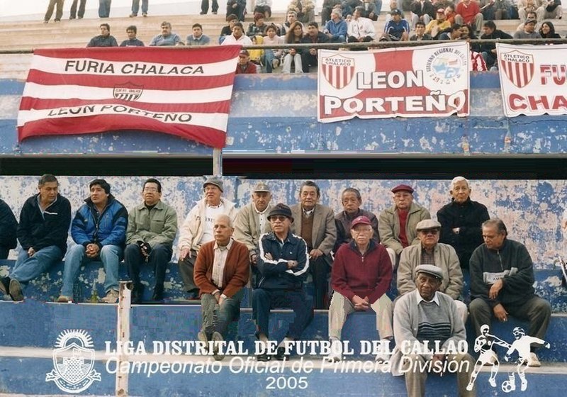 File:Hinchas Campeonato Liga Distrital del Callao 2005.jpg