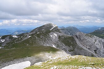 Blick vom Zagelkogel nach Nordosten auf G'hacktkogel und G'hacktstein, dahinter der Hochschwab