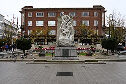 A central view of the Kingston upon Hull Cenotaph on Remembrance Sunday 2023.