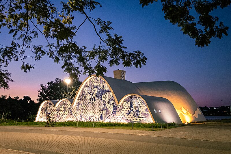 File:Igreja São Francisco de Assis ao Entardecer.jpg