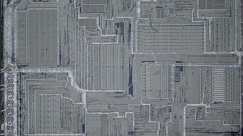 File:Intel 80186 processor microphoto 015 (50621482198).jpg