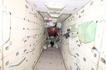 Tập tin:Interior of Zarya ISS module.jpg