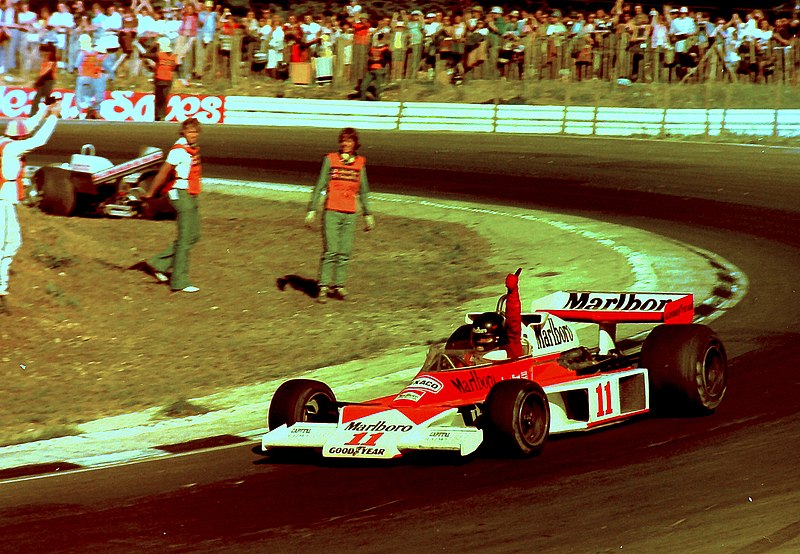 File:James Hunt British GP 1976.jpg