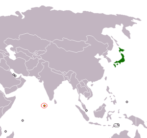 Mapa indicando localização do Japão e das Maldivas.