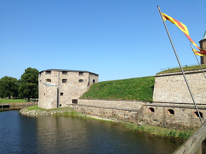 File:Kalmar slott - muren2.jpg