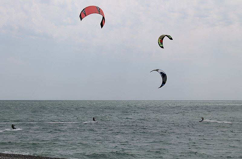 File:Kitesurfing in Sochi.jpg