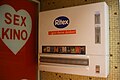 Automat der Firma Ritex am Eingang eines Sexshops, Duisburg.