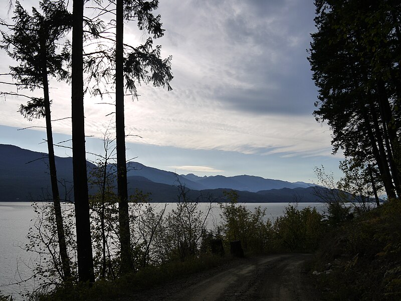 File:Kootenay Lake (4294075426).jpg