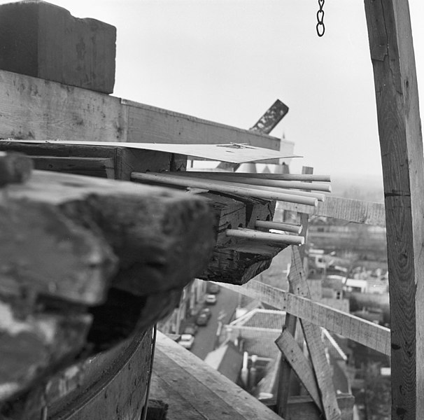 File:Korenmolen De Hoop", in restauratie - Zierikzee - 20223991 - RCE.jpg