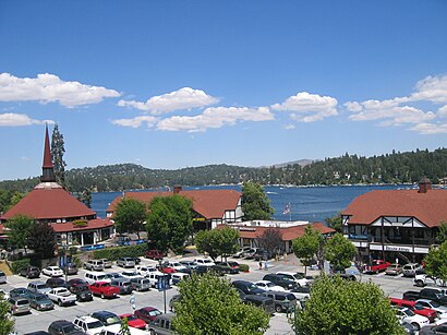 How to get to Lake Arrowhead Village with public transit - About the place
