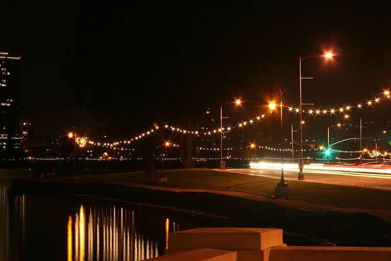 File:Lakemerritlights02192006.JPG