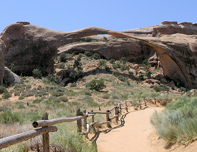 File:Landscape_Arch_in_Arches_NP2.jpeg