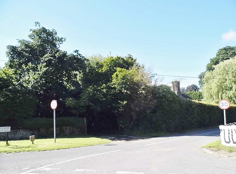 File:Lippen Lane, Warnford - geograph.org.uk - 5023522.jpg