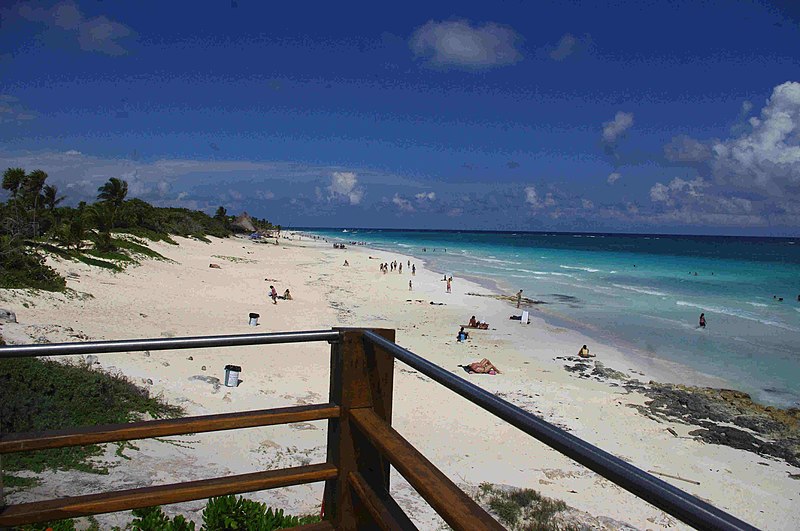 File:Lonely beach - panoramio.jpg