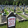 Makam almarhum di Taman Makam Pahlawan Kalibata (1977)