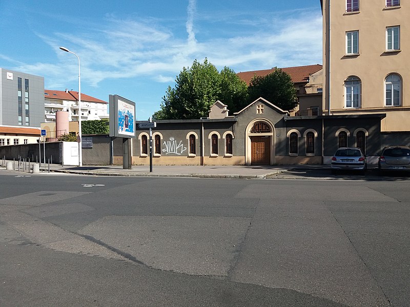 File:Lyon 7e - Rue Garibaldi, lycée professionnel Saint-Joseph.jpg