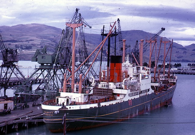 Union Steam Ship Company's 3,721 ton MV Kaimiro loading cargo in Lyttelton, New Zealand, in 1968