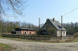 Geschütztes Landschaftsgebiet von Dąbrowy Krotoszyńskie und Baszków-Rochy, Jasne Pole Komplex. Ehemalige Försterloge in Dąbrowa