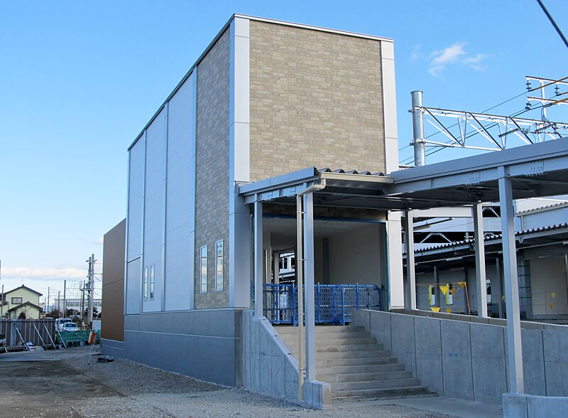 File:MT-Mikawa Chiryū Station-Building for Sanage (Construction).jpg