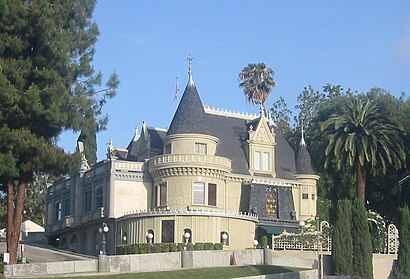 How to get to Magic Castle with public transit - About the place