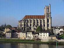 Notre Dame de Mantes Mantes-la-Jolie (78), collegiale Notre-Dame, vue generale depuis le nord 6.jpg