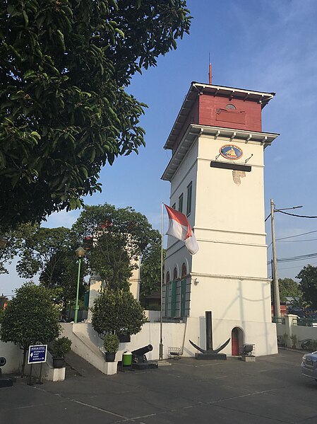 File:Menara Syahbandar 2.jpg