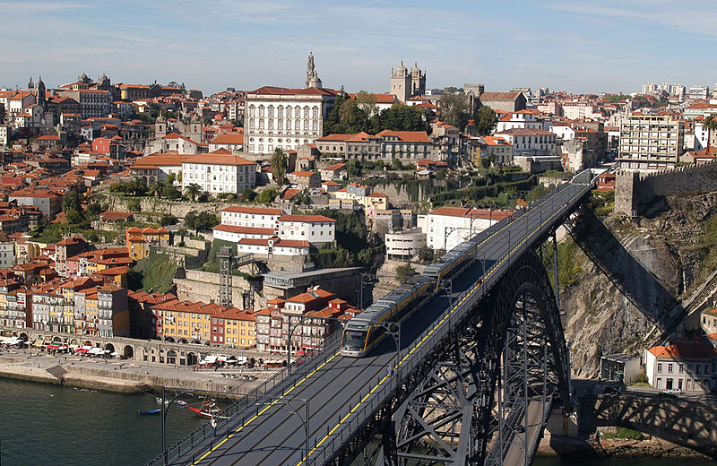 File:Metro, Ponte e Porto.jpg