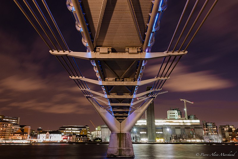 File:Millenium Bridge (59387302).jpeg